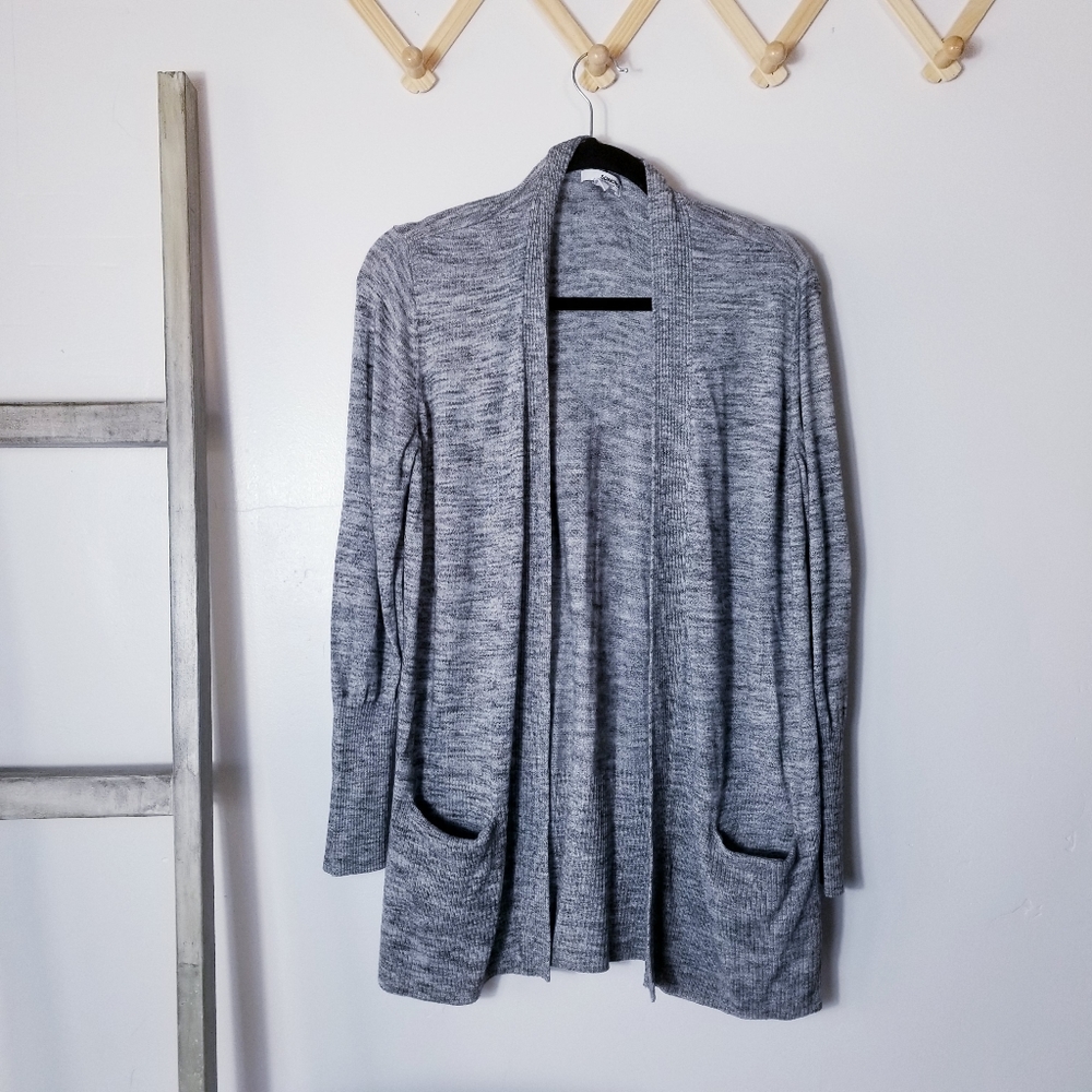 SONOMA GRAY WHITE AND BLACK CARIDGAN SIZE LARGE